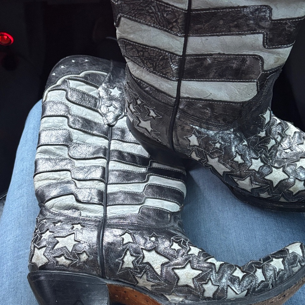 Silver and Black Star-Embellished Heeled Boots